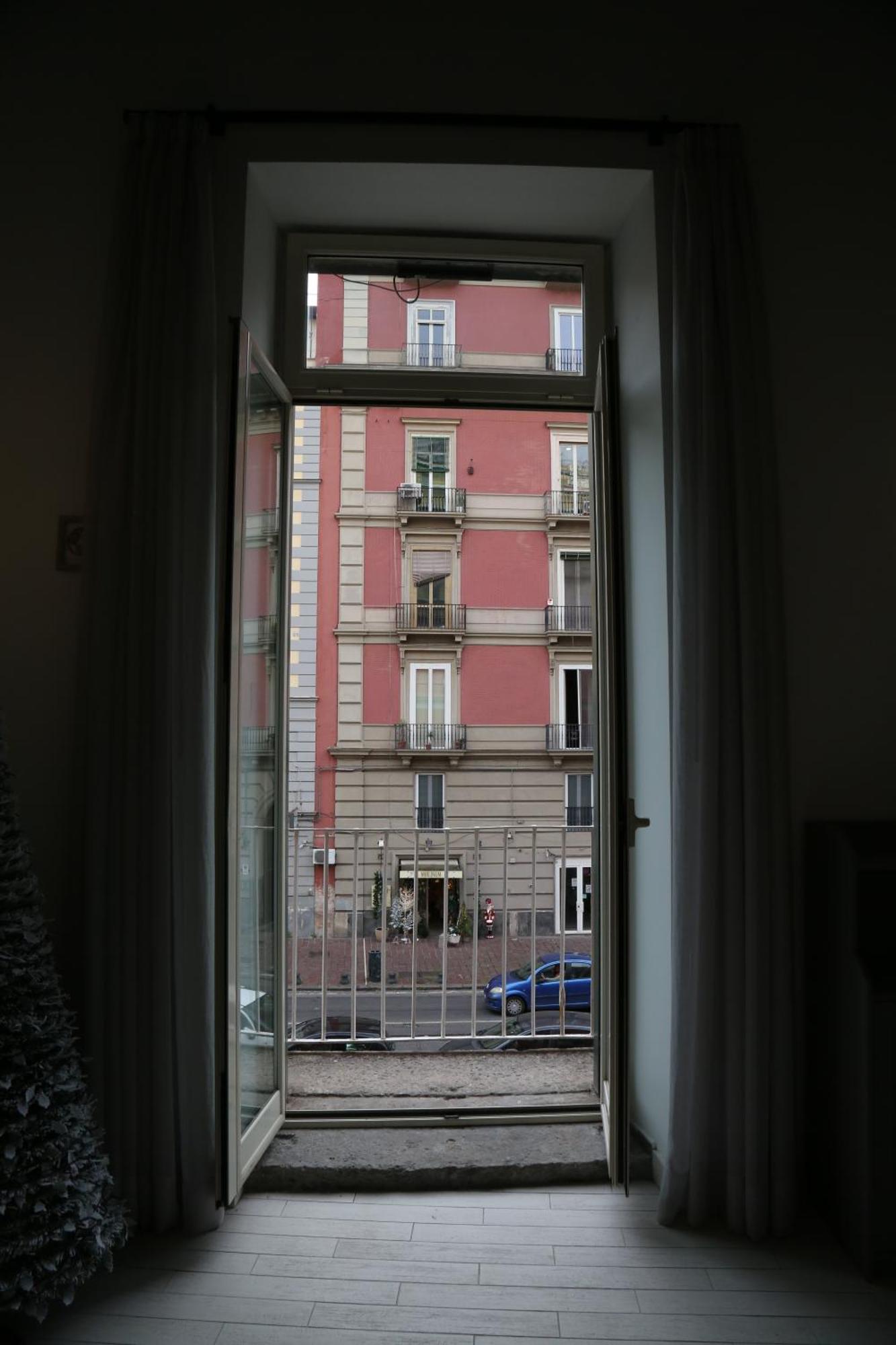 Resta Cu Mme A Chiaia Aparthotel Naples