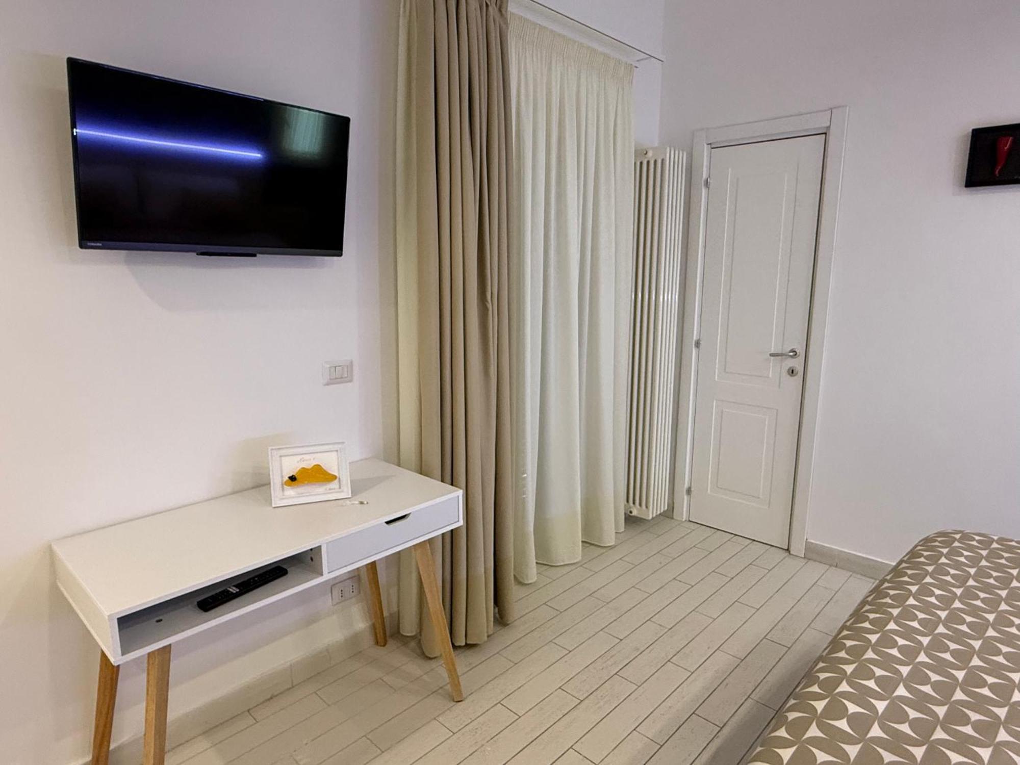 Aparthotel Resta Cu Mme A Chiaia *